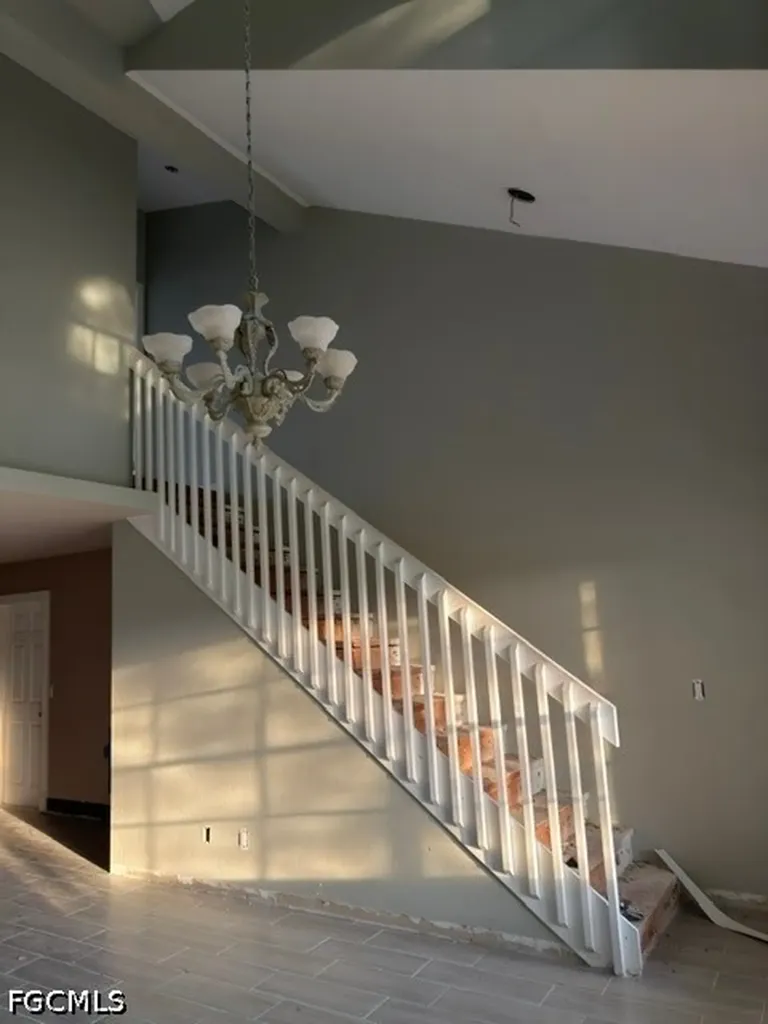 2121 SW 11th Court Cape Coral FL 33991