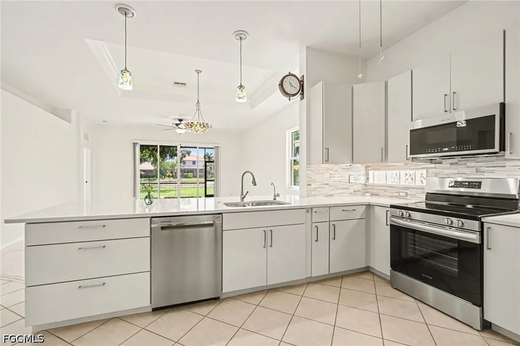 2549 Deerfield Lake Court Cape Coral FL 33909