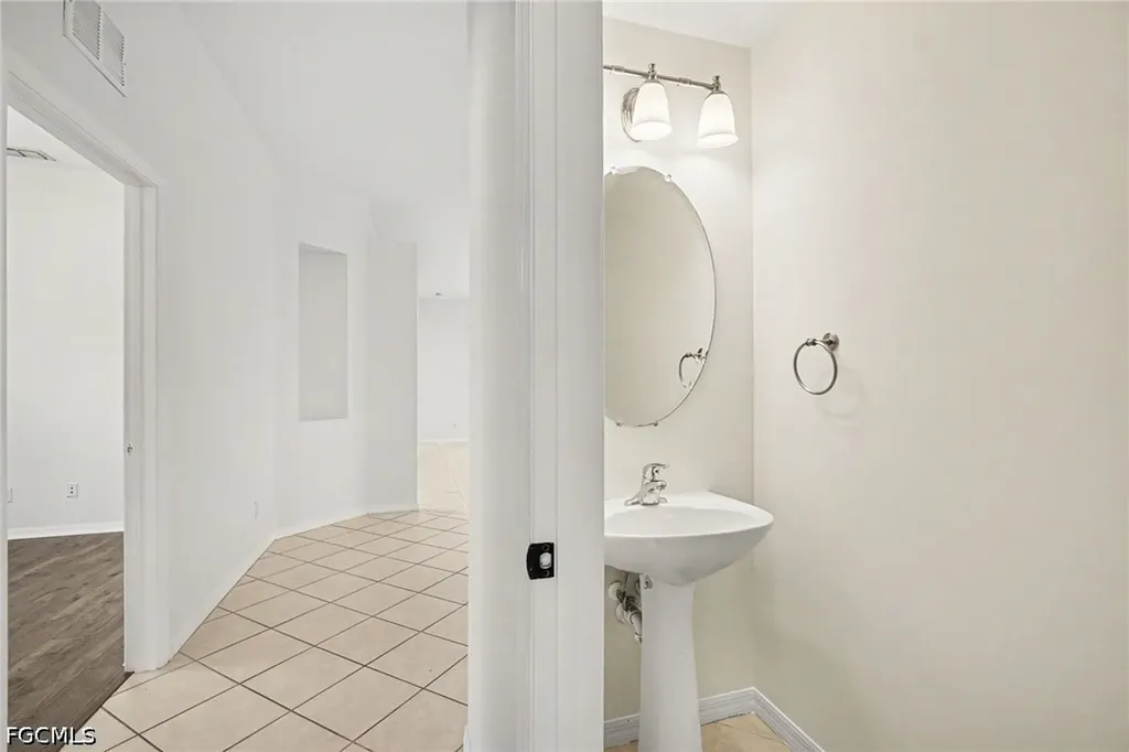 2549 Deerfield Lake Court Cape Coral FL 33909