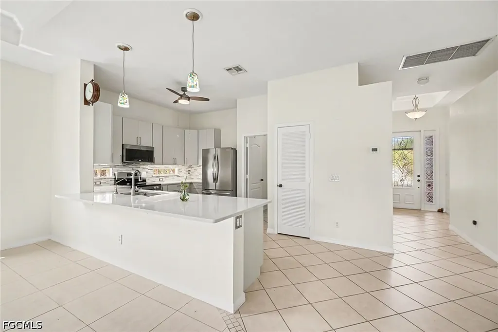 2549 Deerfield Lake Court Cape Coral FL 33909