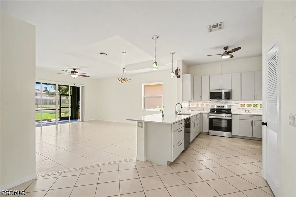 2549 Deerfield Lake Court Cape Coral FL 33909