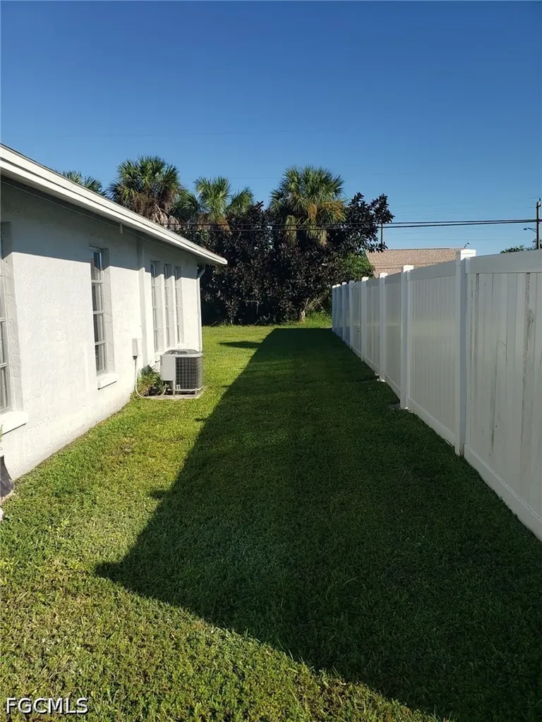 1103 SW 48th Terrace Cape Coral FL 33914