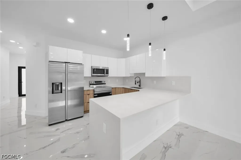 306 / 308 Bell Boulevard S Lehigh Acres FL 33974