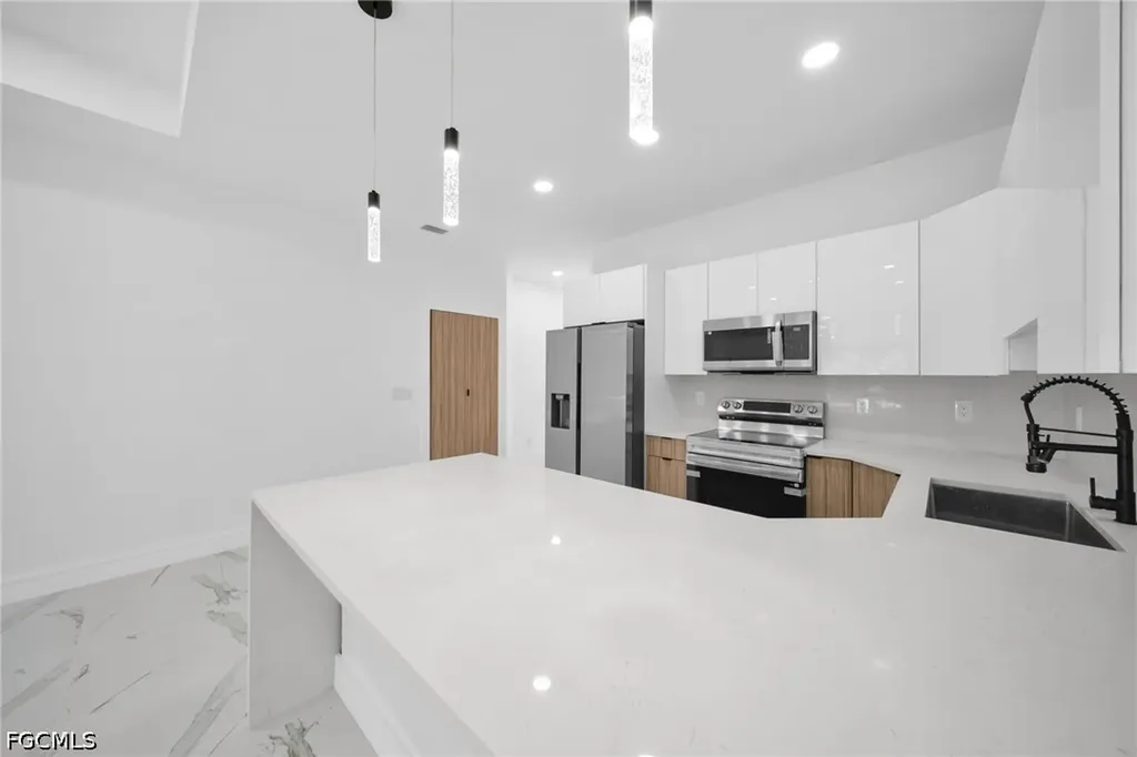 306 / 308 Bell Boulevard S Lehigh Acres FL 33974