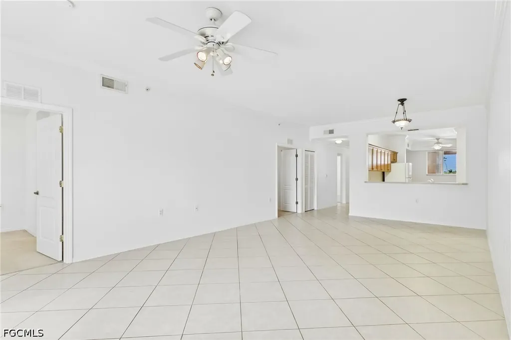 8251 Pathfinder Loop Fort Myers FL 33919