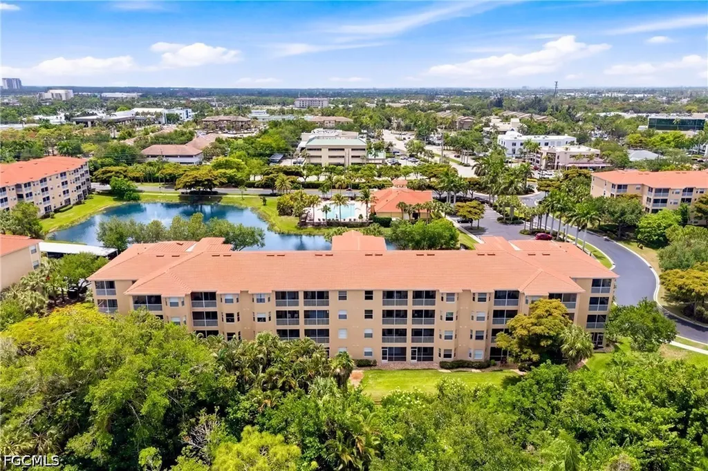 8251 Pathfinder Loop Fort Myers FL 33919