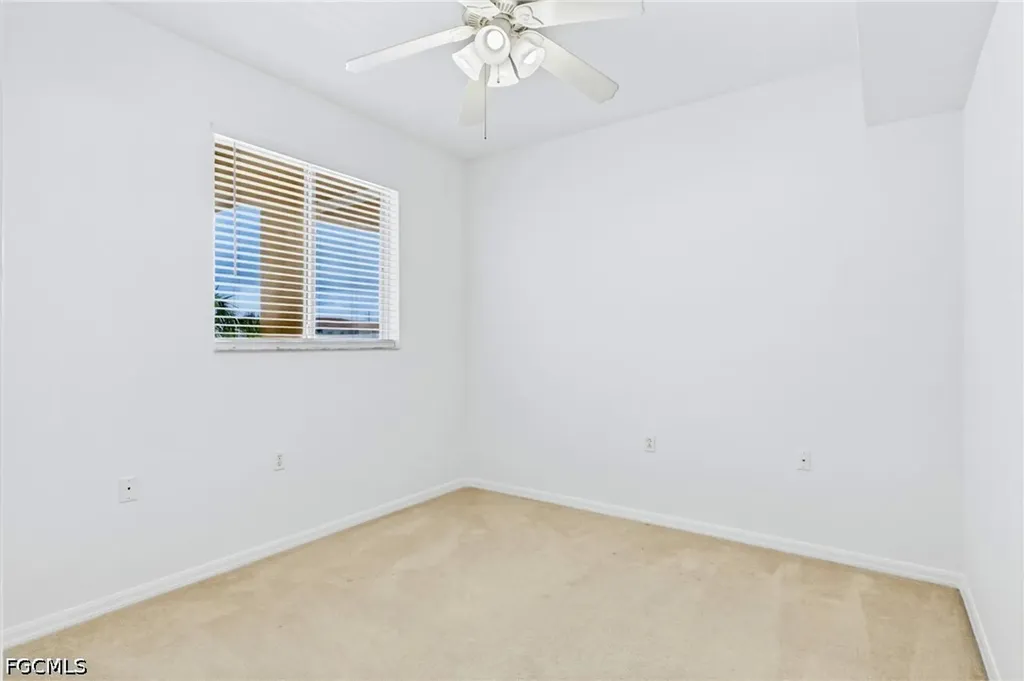 8251 Pathfinder Loop Fort Myers FL 33919