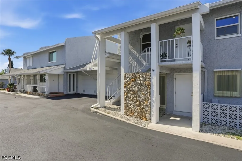 17 Watercolor Way Naples FL 34113