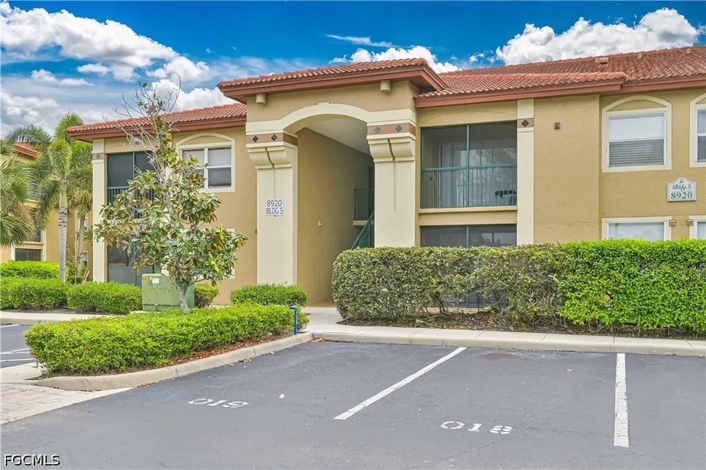 8920 Colonnades Court E Bonita Springs FL 34135