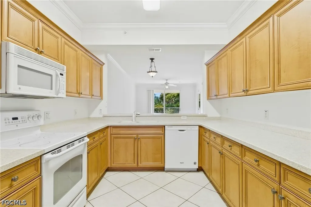 8251 Pathfinder Loop Fort Myers FL 33919