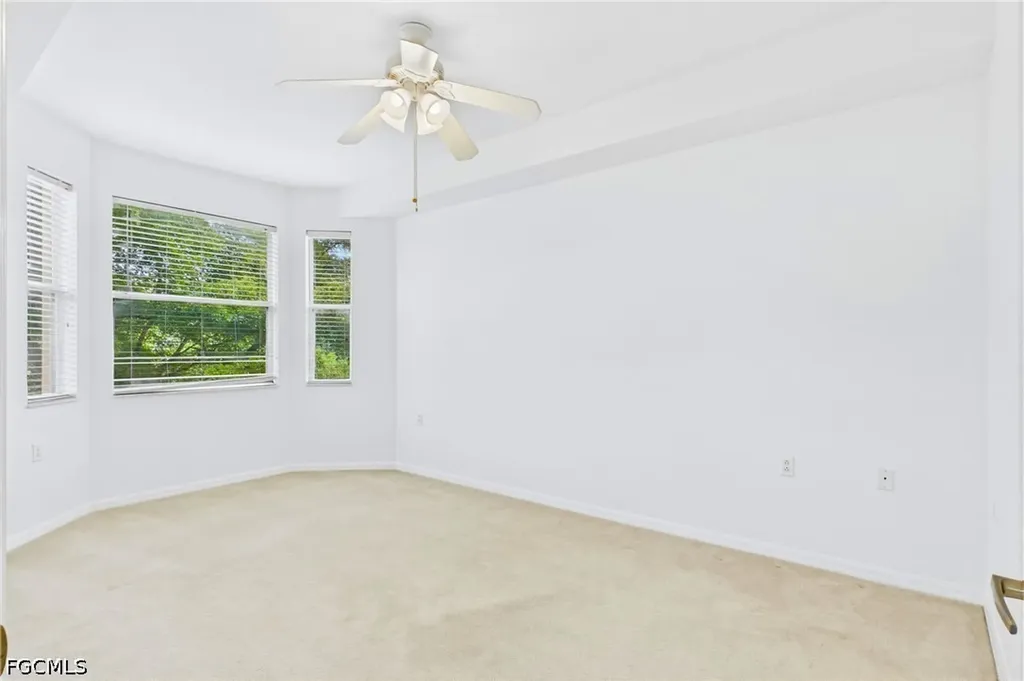 8251 Pathfinder Loop Fort Myers FL 33919