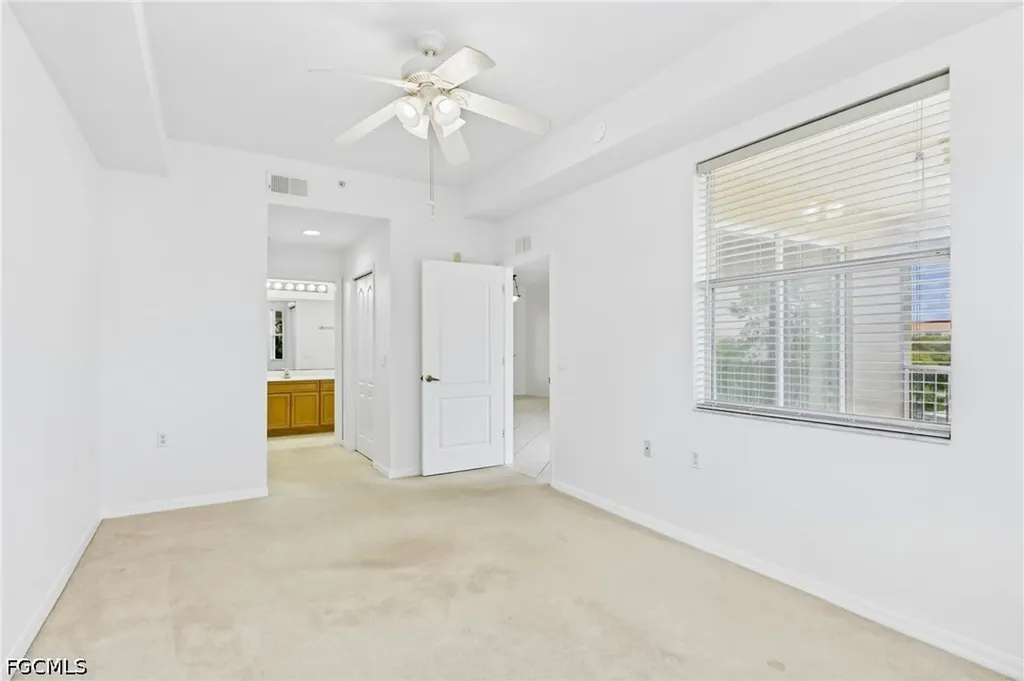 8251 Pathfinder Loop Fort Myers FL 33919