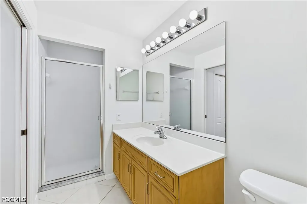 8251 Pathfinder Loop Fort Myers FL 33919