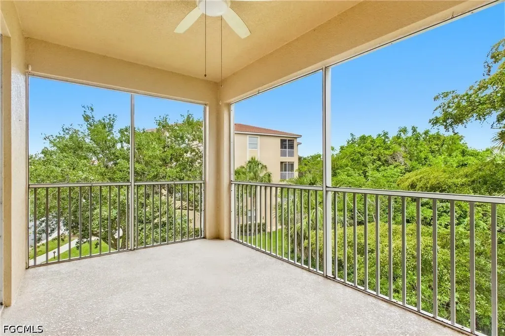 8251 Pathfinder Loop Fort Myers FL 33919