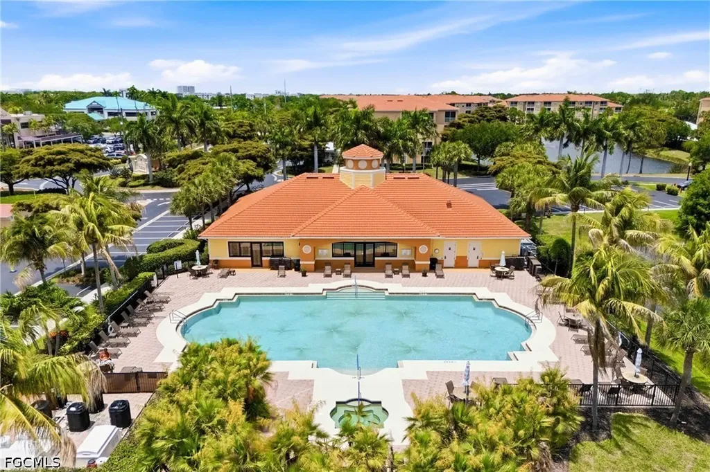 8251 Pathfinder Loop Fort Myers FL 33919