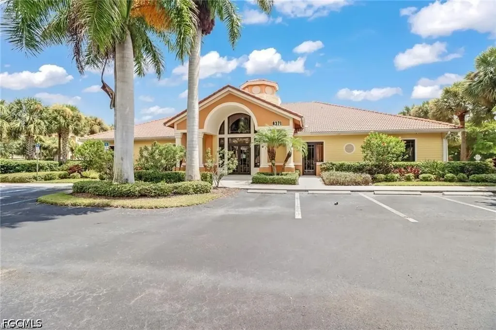 8251 Pathfinder Loop Fort Myers FL 33919
