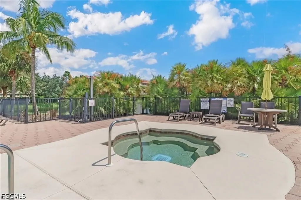 8251 Pathfinder Loop Fort Myers FL 33919
