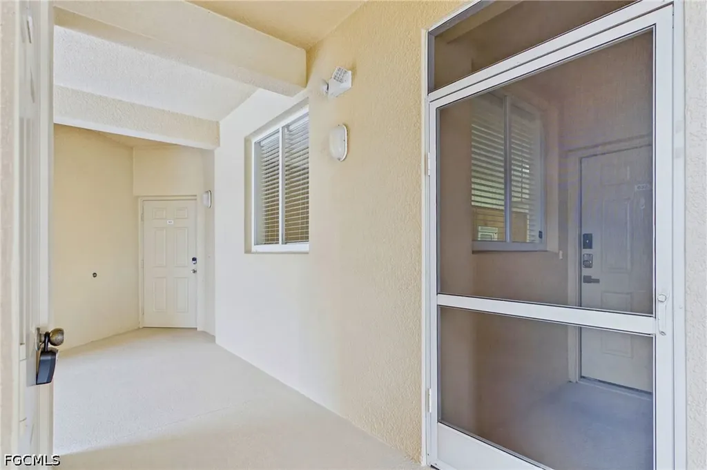 8251 Pathfinder Loop Fort Myers FL 33919