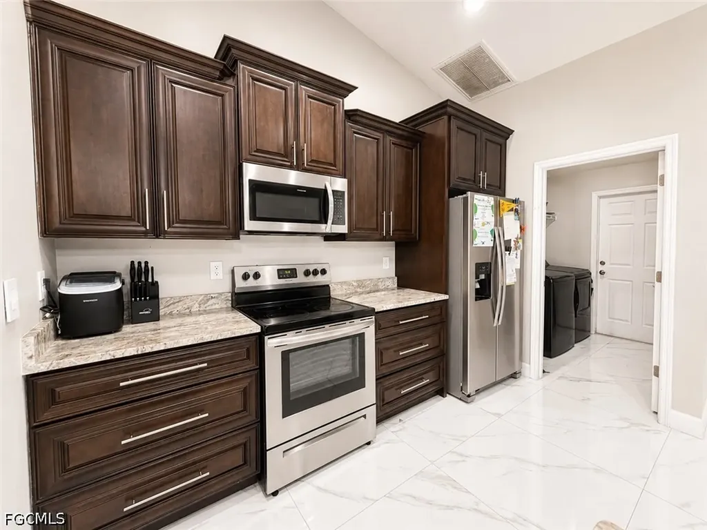 4017 7th Street SW Lehigh Acres FL 33976