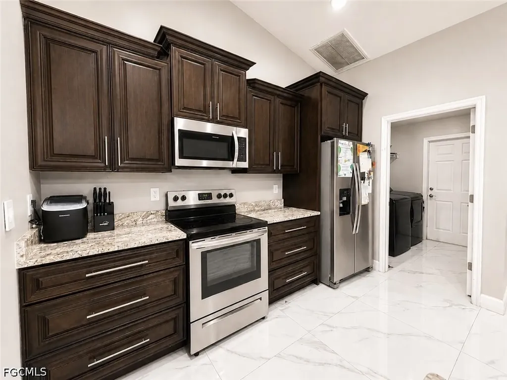 4017 7th Street SW Lehigh Acres FL 33976