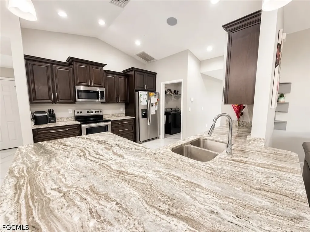 4017 7th Street SW Lehigh Acres FL 33976