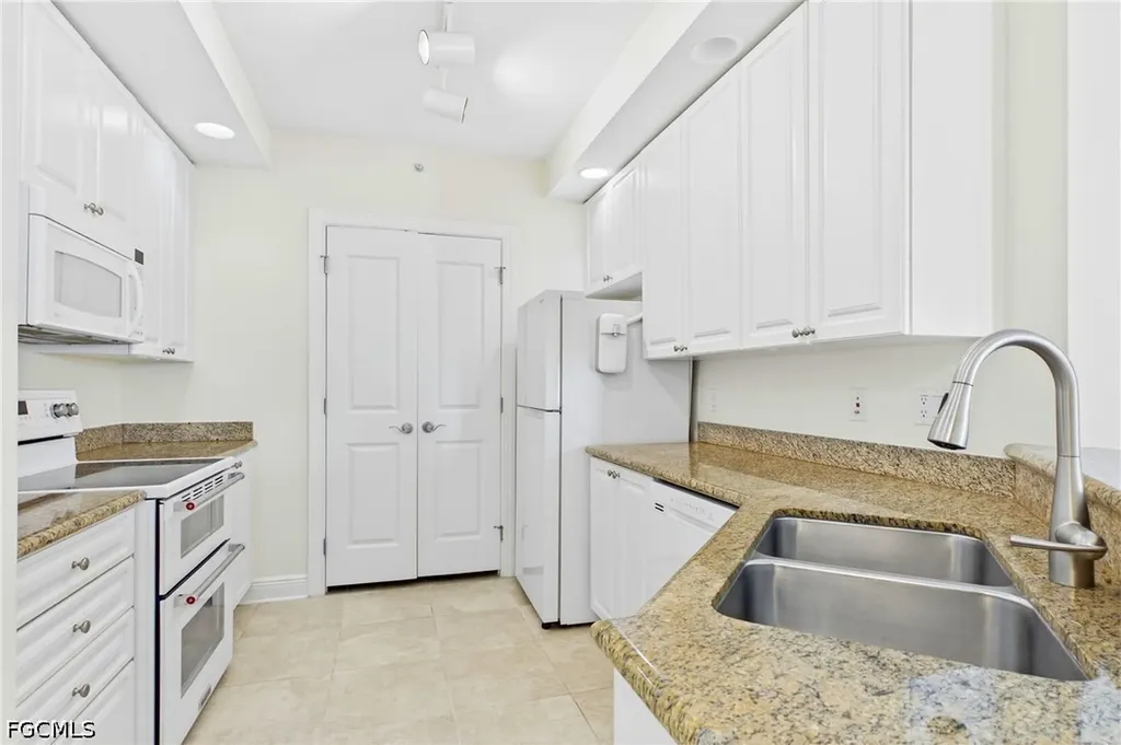 2825 Palm Beach Boulevard Fort Myers FL 33916