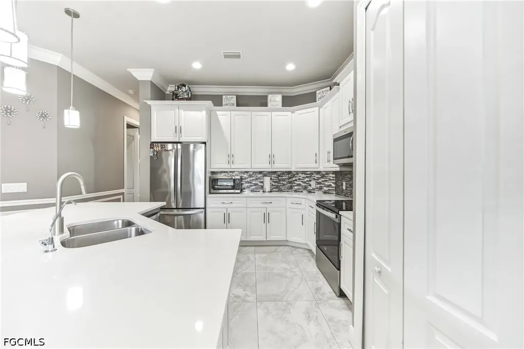1700 43rd Terrace SW Naples FL 34116
