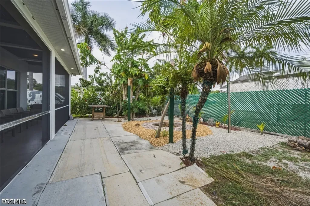 1700 43rd Terrace SW Naples FL 34116