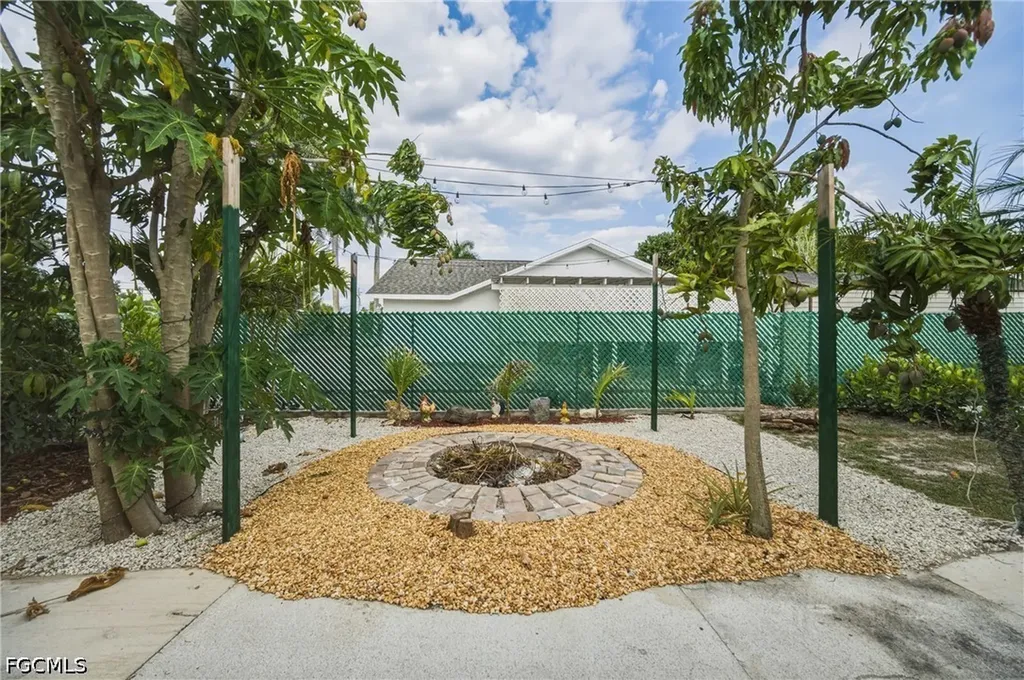 1700 43rd Terrace SW Naples FL 34116