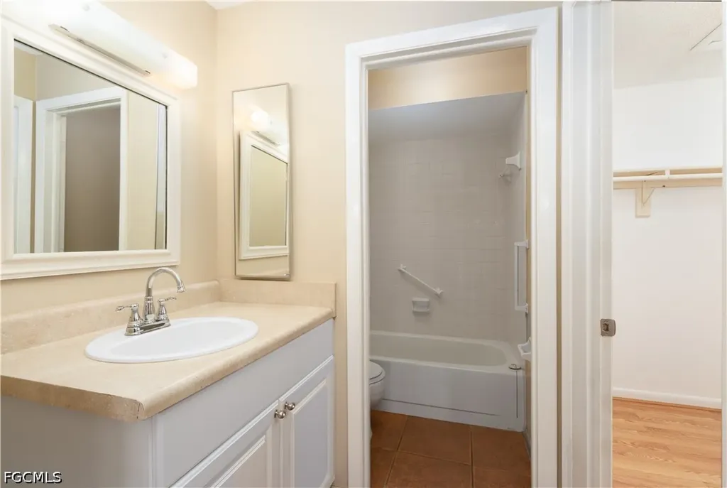 4608 SE 4th Place Cape Coral FL 33904