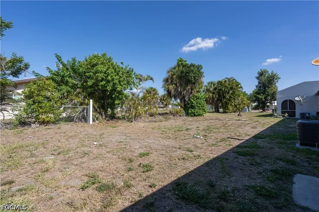 4608 SE 4th Place Cape Coral FL 33904