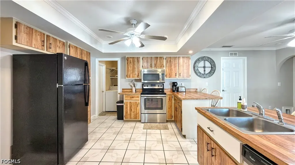1337 NE Van Loon Terrace Cape Coral FL 33909
