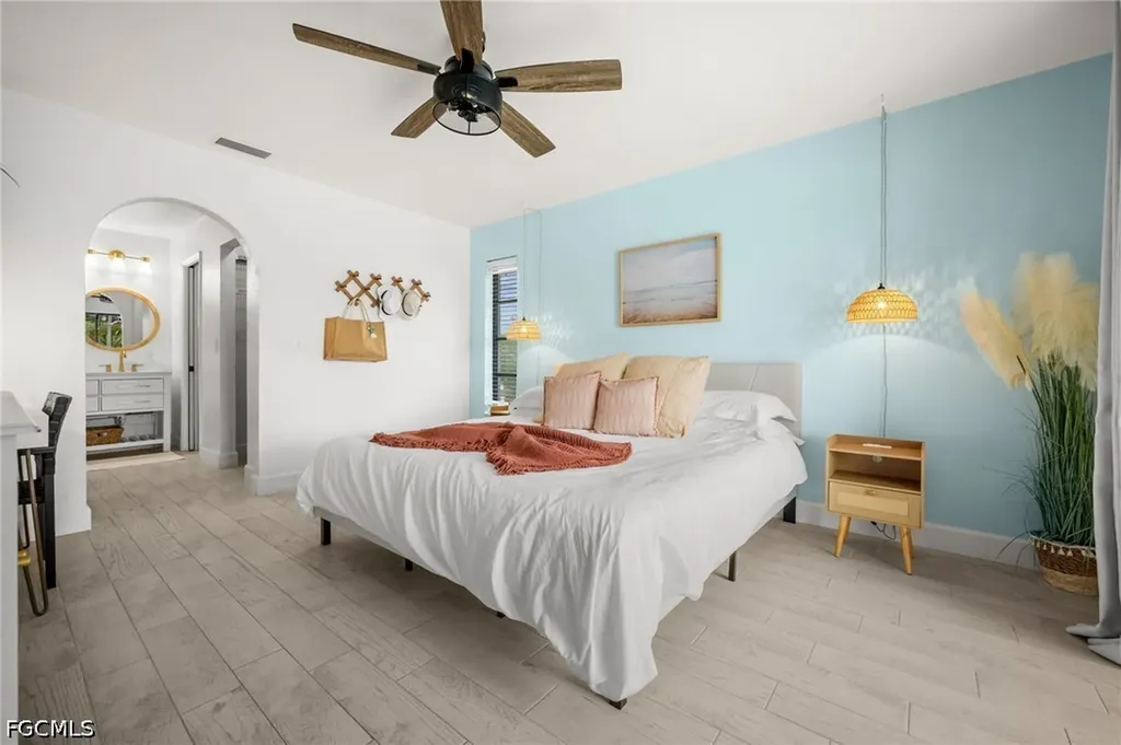 2102 SE 8th Street Cape Coral FL 33990