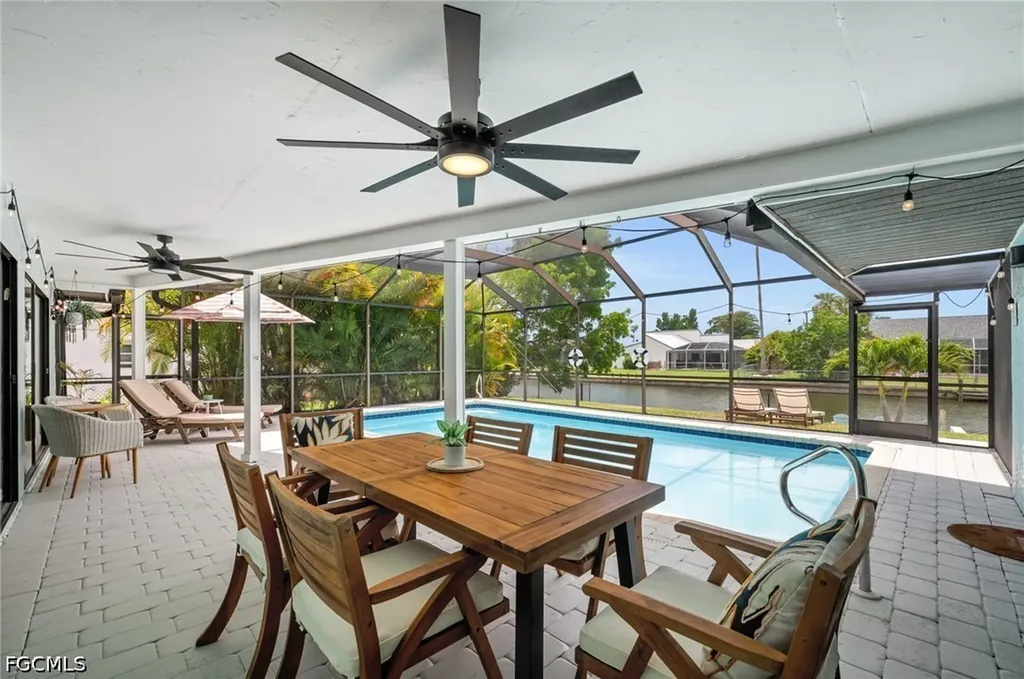 2102 SE 8th Street Cape Coral FL 33990