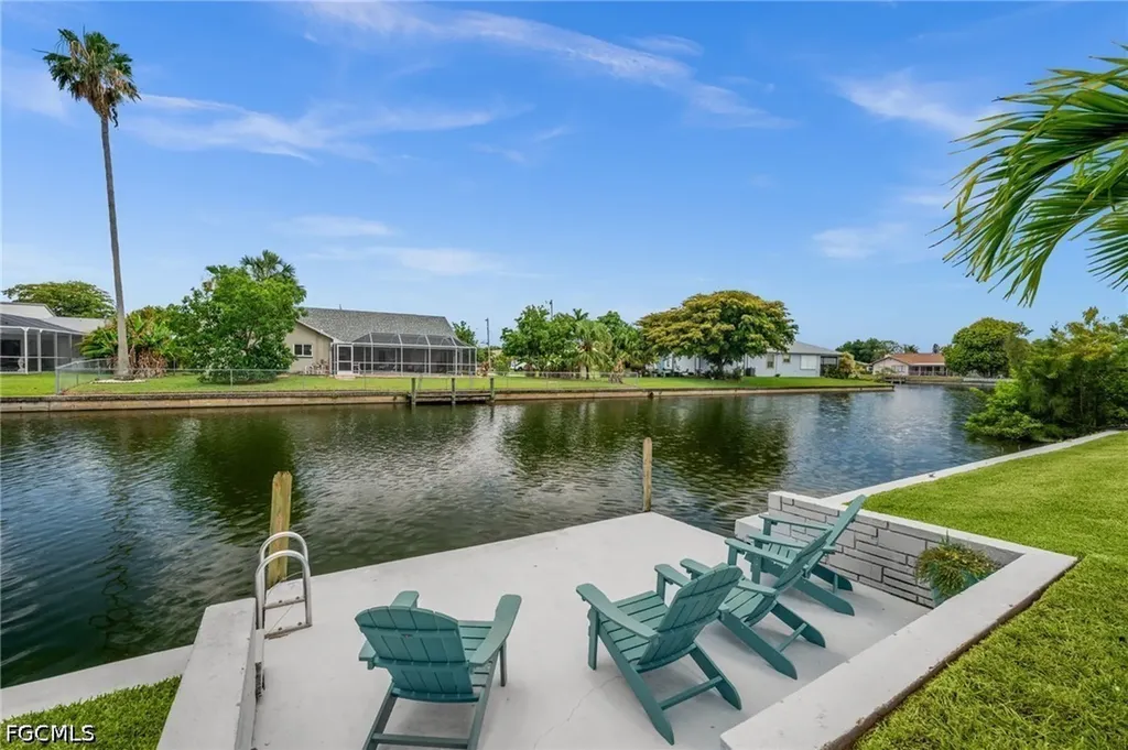 2102 SE 8th Street Cape Coral FL 33990