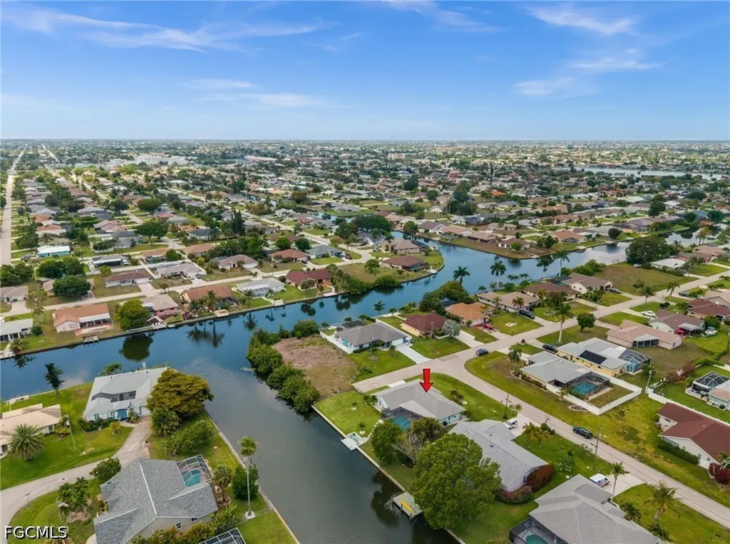 2102 SE 8th Street Cape Coral FL 33990