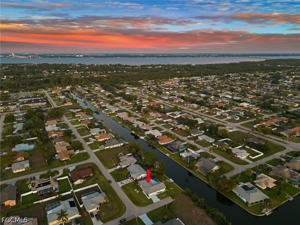2102 SE 8th Street Cape Coral FL 33990