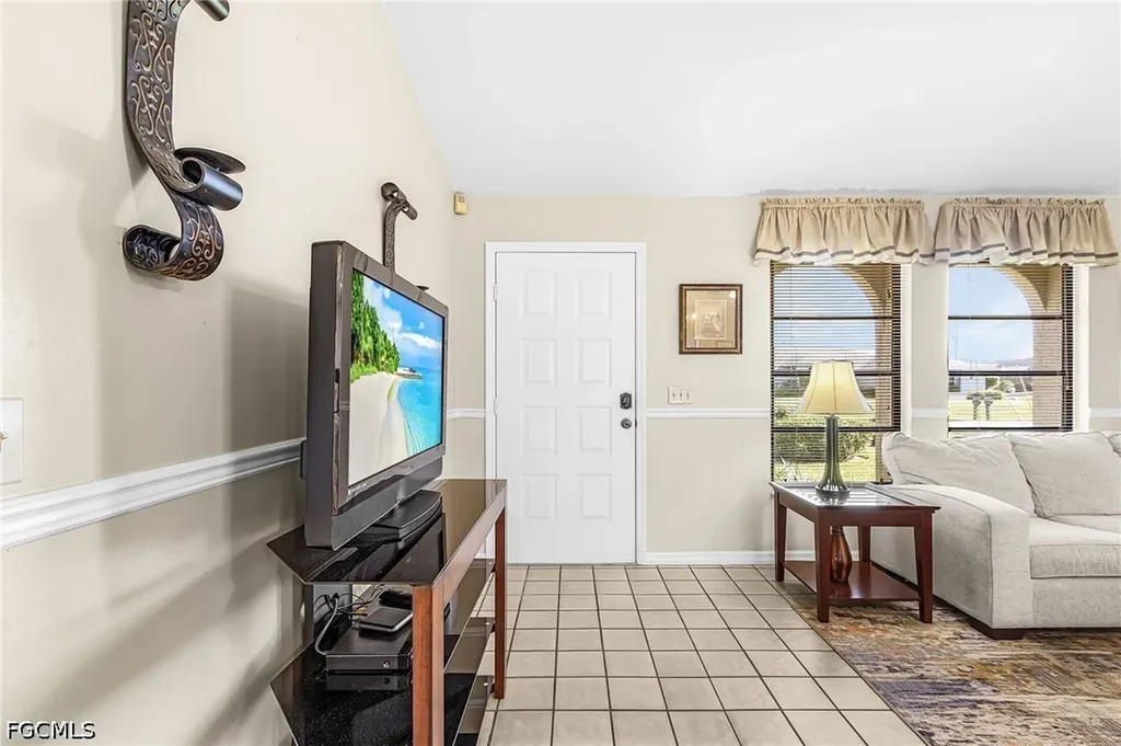 210 SW 43rd Lane Cape Coral FL 33914