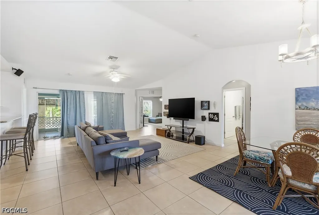 4301 NE 9th Place Cape Coral FL 33909