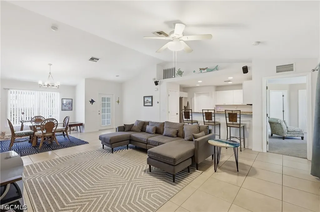 4301 NE 9th Place Cape Coral FL 33909