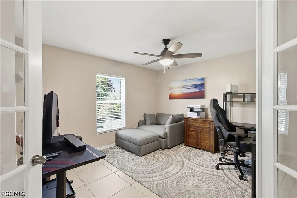 4301 NE 9th Place Cape Coral FL 33909