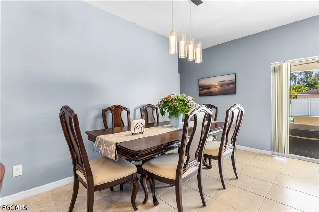 2515 SE 4th Avenue Cape Coral FL 33904
