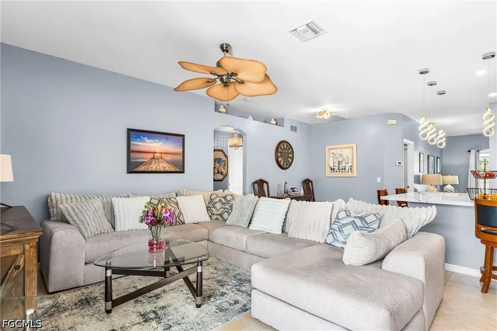 2515 SE 4th Avenue Cape Coral FL 33904