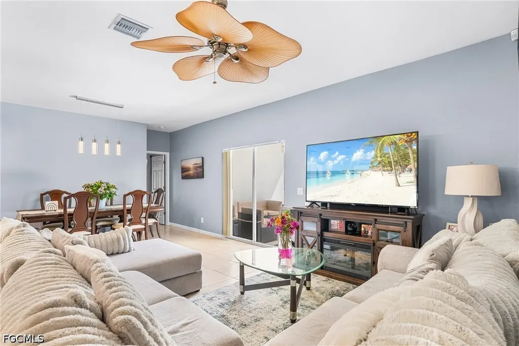 2515 SE 4th Avenue Cape Coral FL 33904
