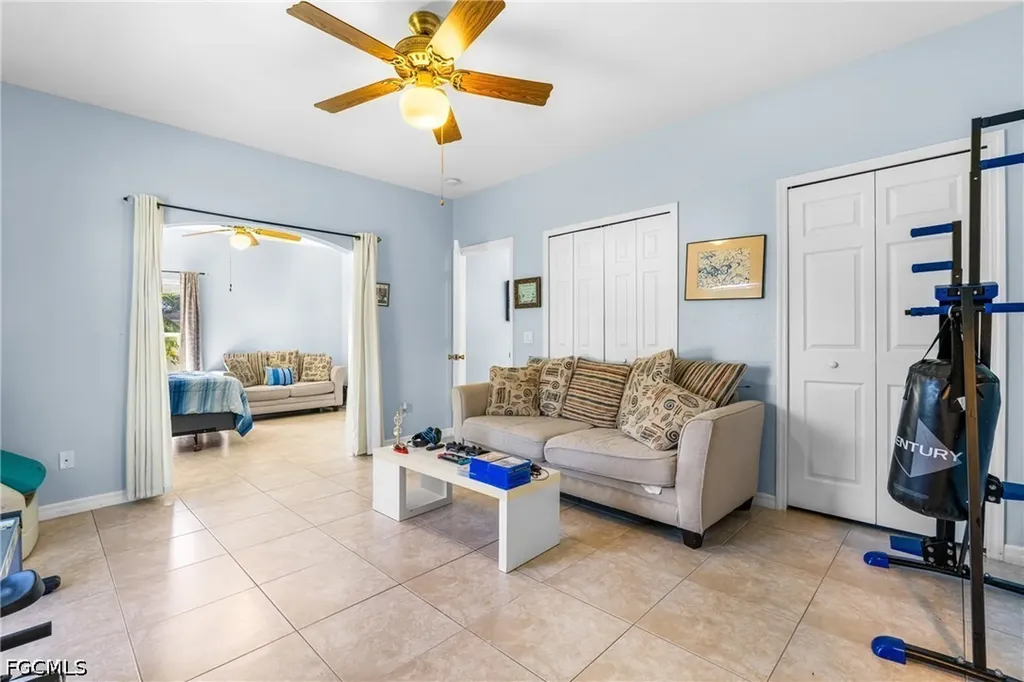 2515 SE 4th Avenue Cape Coral FL 33904