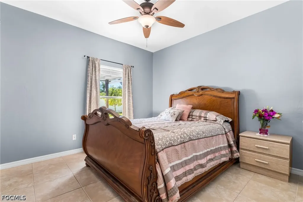 2515 SE 4th Avenue Cape Coral FL 33904