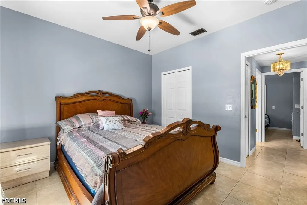 2515 SE 4th Avenue Cape Coral FL 33904