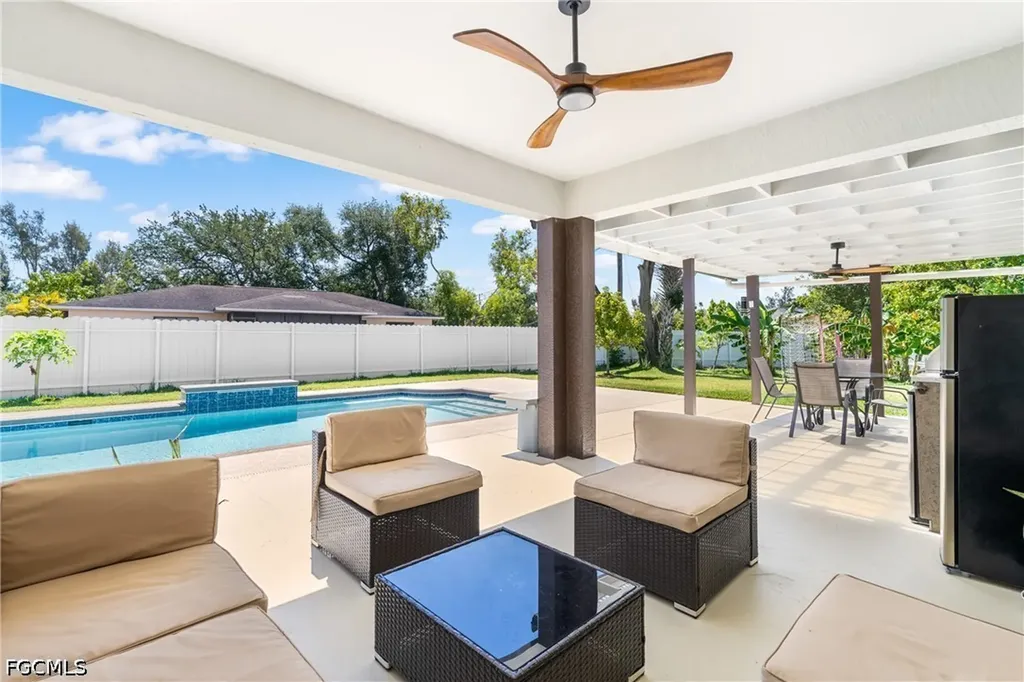 2515 SE 4th Avenue Cape Coral FL 33904
