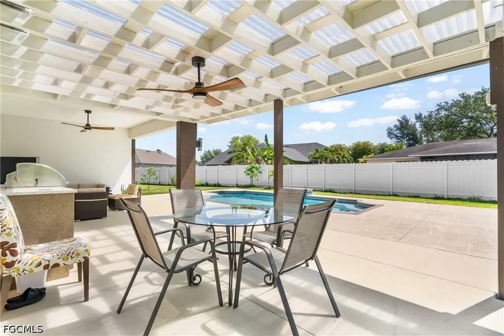 2515 SE 4th Avenue Cape Coral FL 33904
