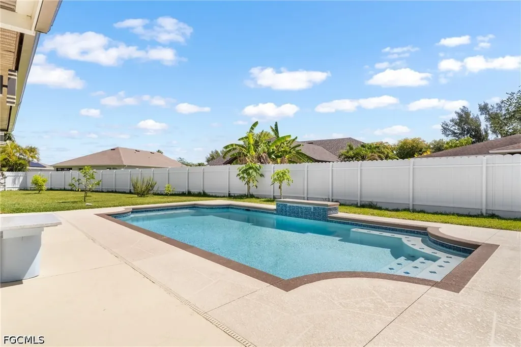2515 SE 4th Avenue Cape Coral FL 33904